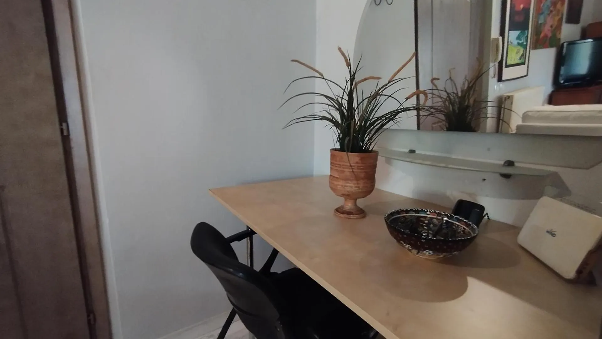 Yourhomeinperaia 0*, Peraía اليونان